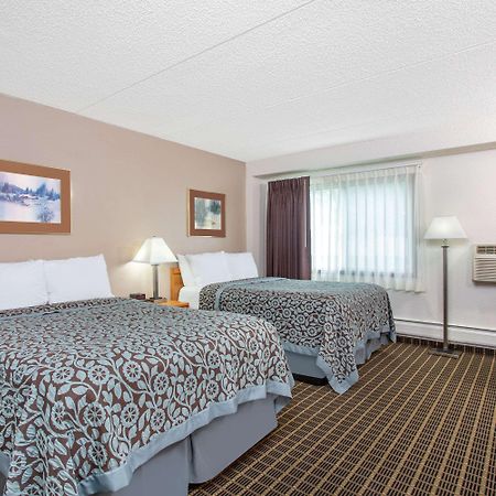 Days Inn By Wyndham Fond Du Lac Exterior photo